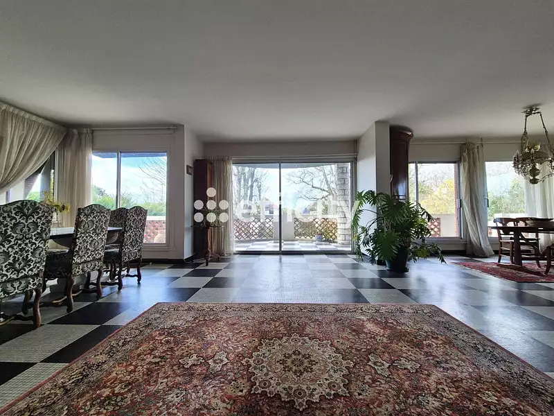 Maison, 195 m²