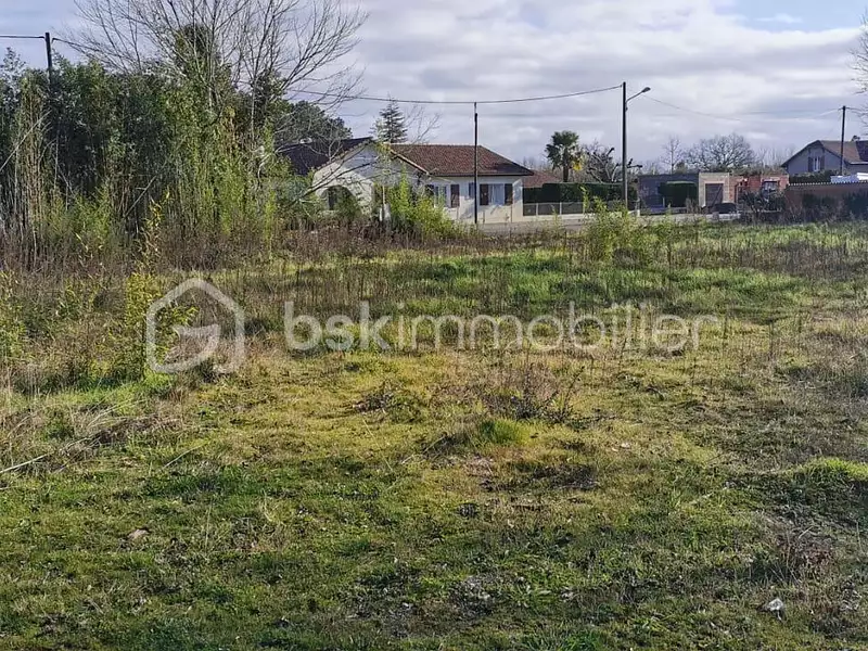 Terrain, 2 372 m²
