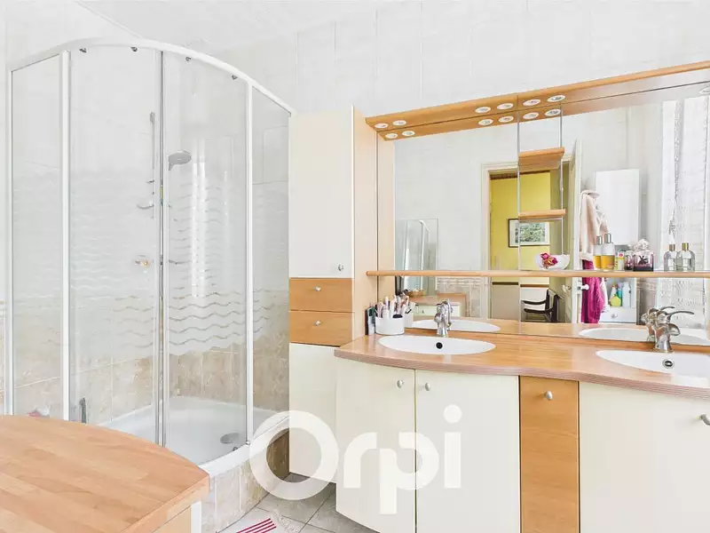 Maison, 146 m²