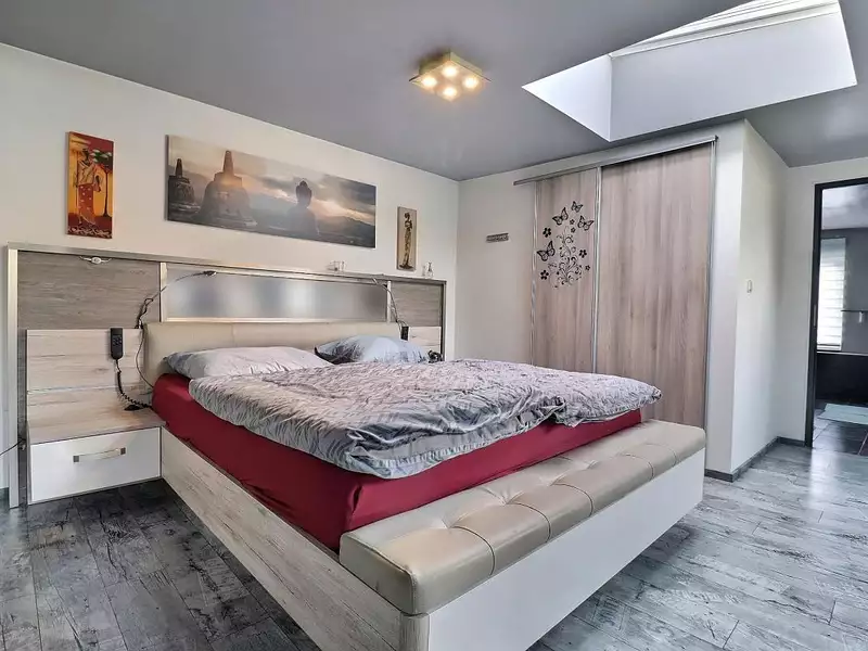 Maison, 242 m²