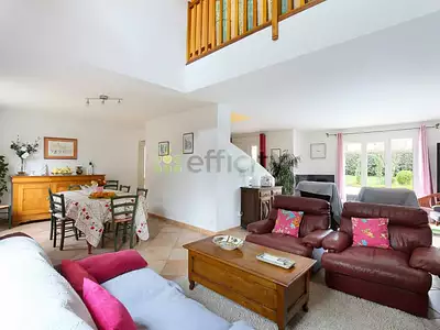 Maison, 196 m²