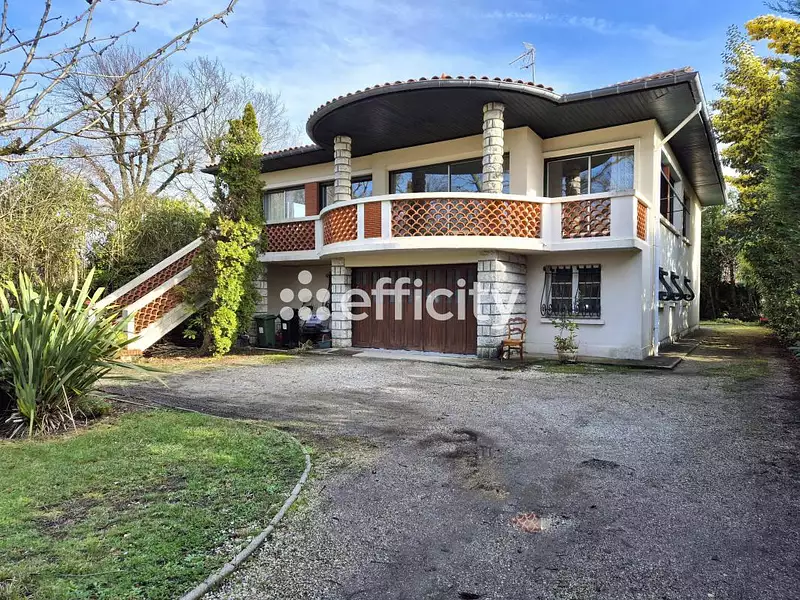 Maison, 195 m²