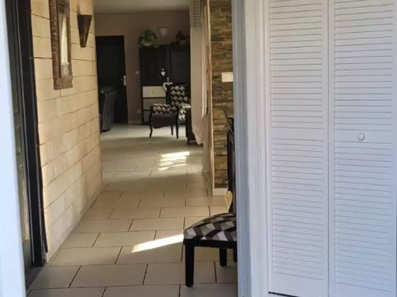 Maison, 245 m²