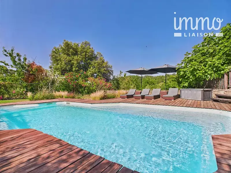 Maison, 266 m²