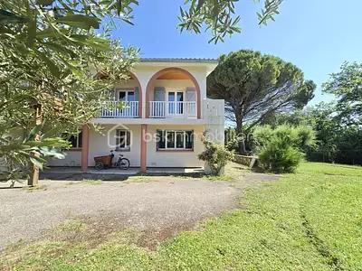 Maison, 276 m²