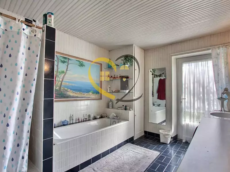 Maison, 180 m²