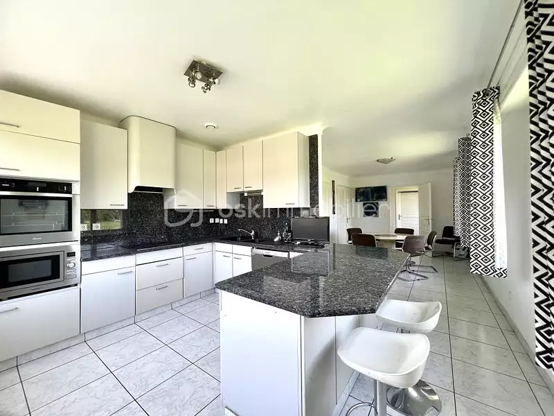 Maison, 282 m²