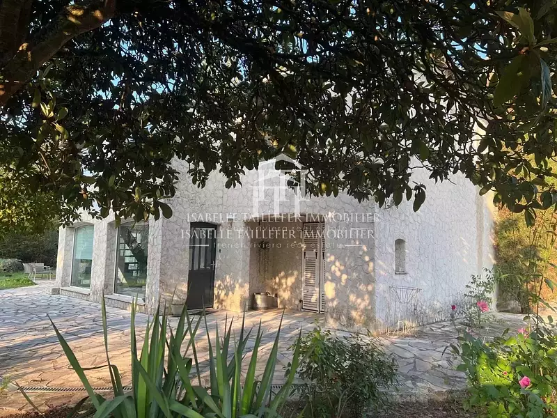 Maison, 196 m²