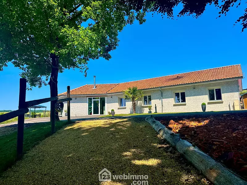 Maison, 166 m²