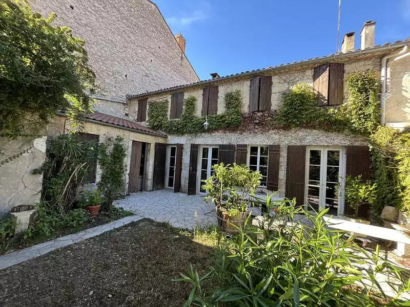 Maison, 285 m²