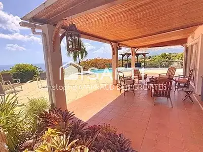 Maison, 221 m²