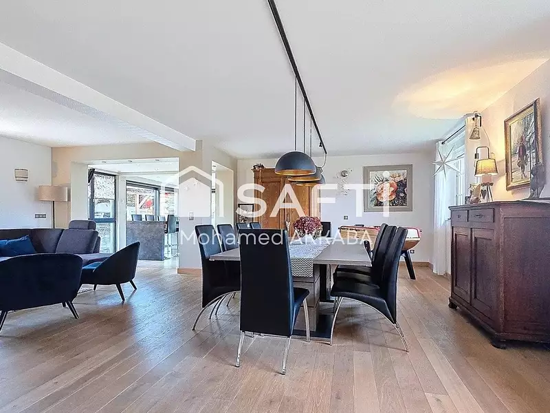 Maison, 196 m²