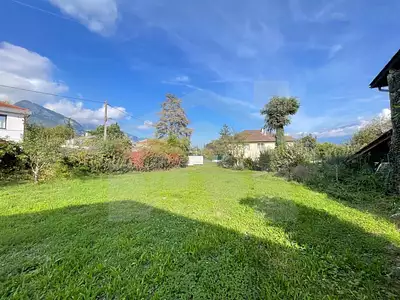 Terrain, 715 m²