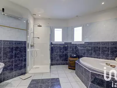 Maison, 205 m²