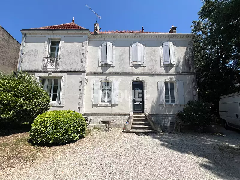 Maison, 210 m²