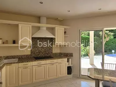 Maison, 185 m²