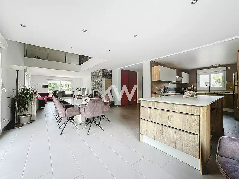 Maison, 284 m²