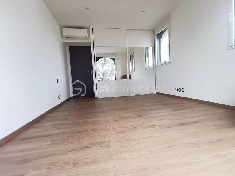 Maison, 200 m²