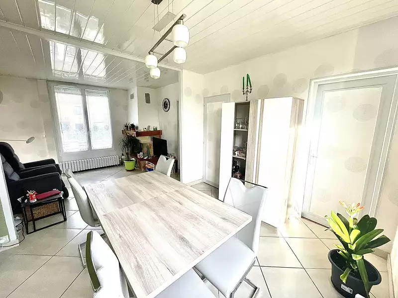 Maison, 77 m²