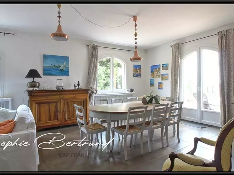 Maison, 236 m²