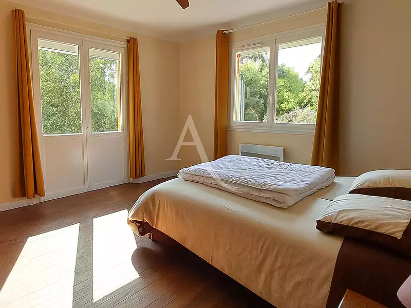 Maison, 256,1 m²