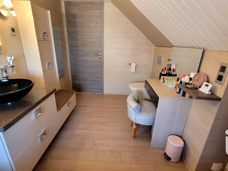 Maison, 217 m²