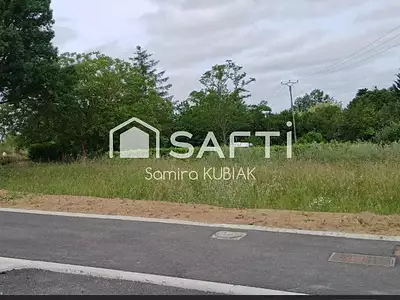 Terrain, 700 m²