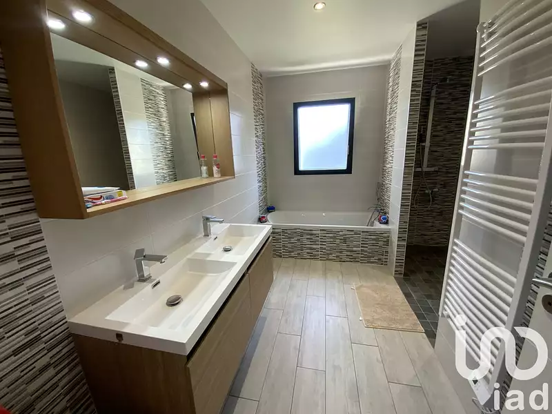 Maison, 124 m²
