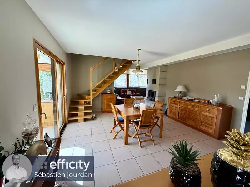 Maison, 187 m²