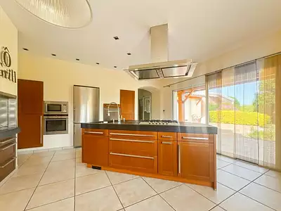 Maison, 235 m²