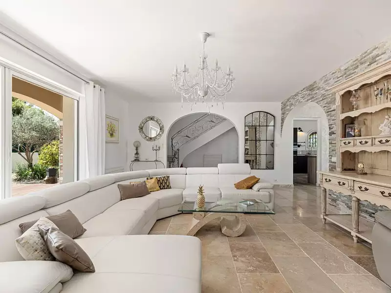 Maison, 251 m²