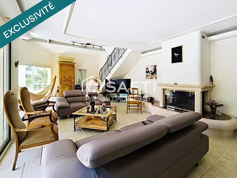 Maison, 240 m²