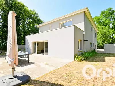 Maison, 220 m²