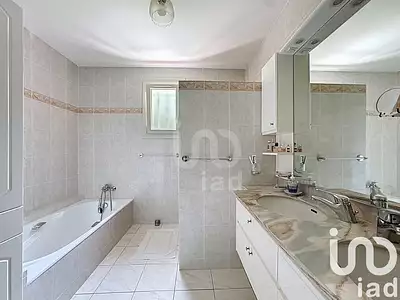 Maison, 285 m²