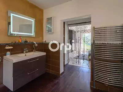 Maison, 338 m²