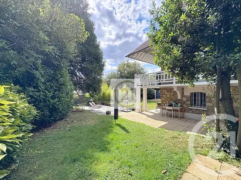 Maison, 237 m²