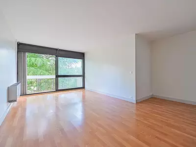 270 000 € 3 094 €/m² Appartement • 87,26 m² • 4 pièces • 3 chambres Créteil (94000)