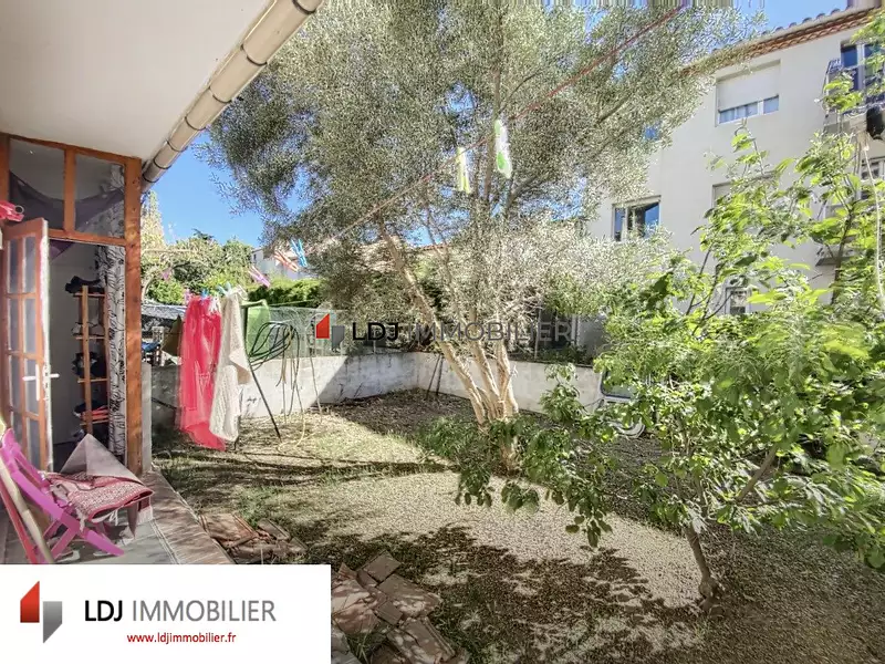 Immeuble, 177 m²
