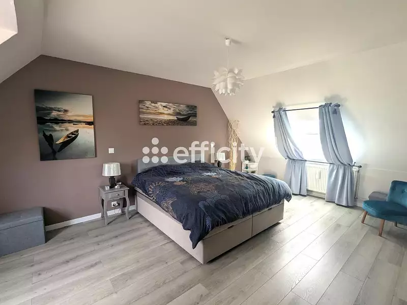 Maison, 235 m²