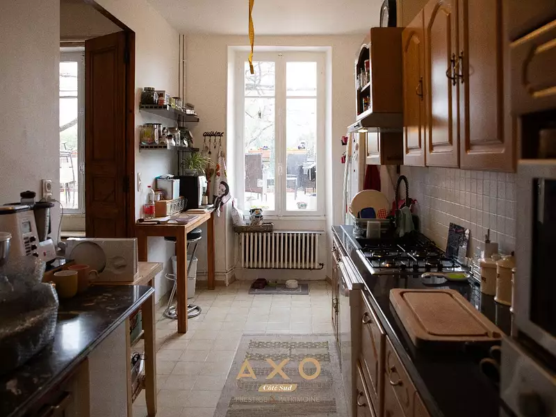 Maison, 1 020 m²