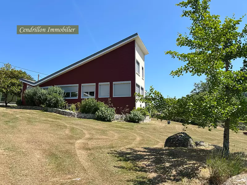 Maison, 240 m²