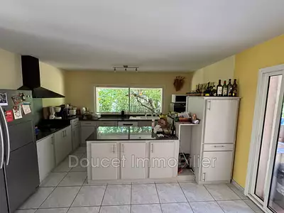 Maison, 208 m²