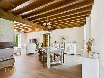 Maison, 240 m²