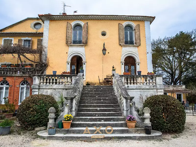 Maison, 1 020 m²
