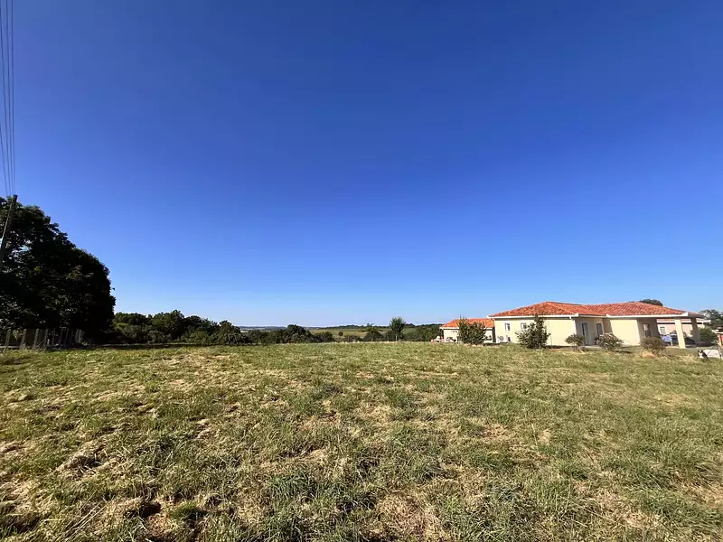 Terrain, 2 385 m²