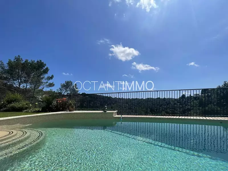 Maison, 260 m²
