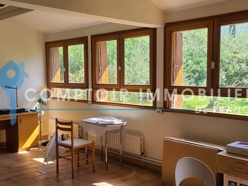 Maison, 261 m²