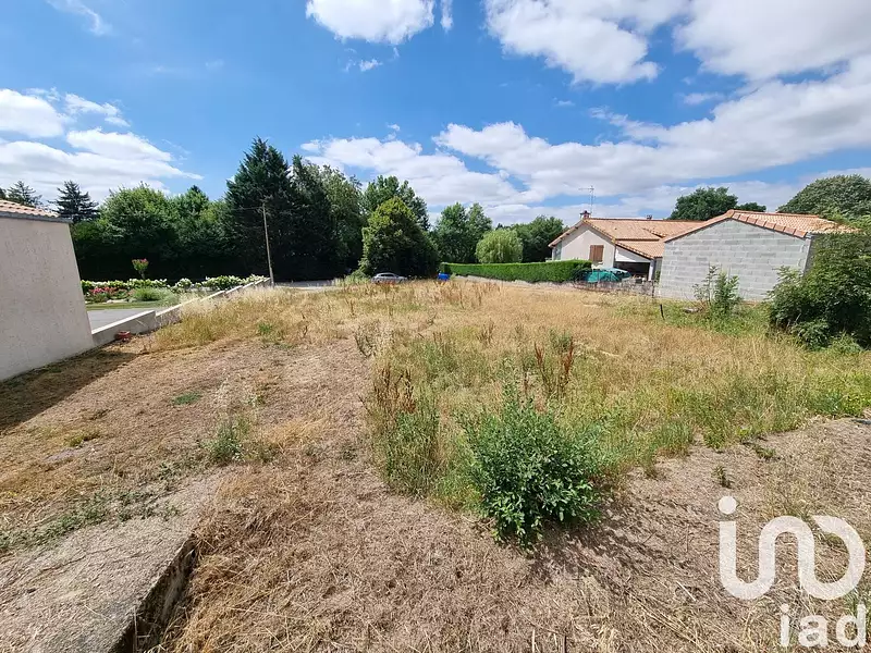 Terrain, 8 364 m²
