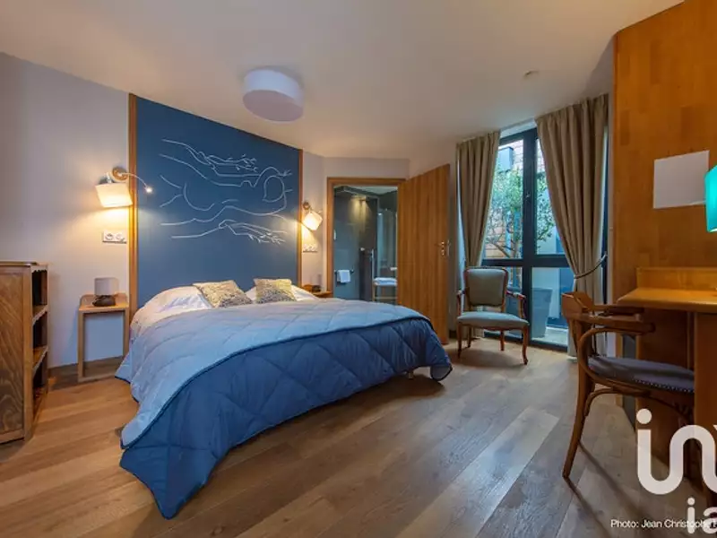 Immeuble, 305 m²
