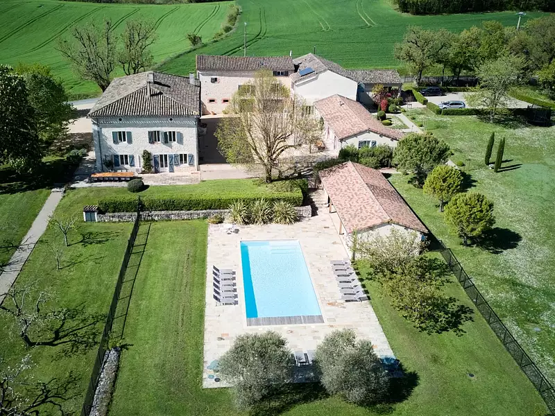Maison, 725 m²